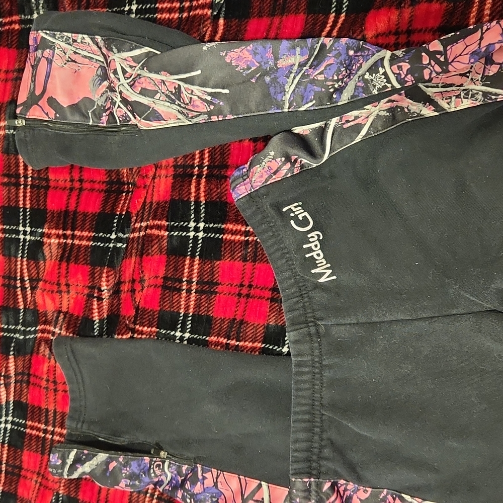 Muddy girl sweats